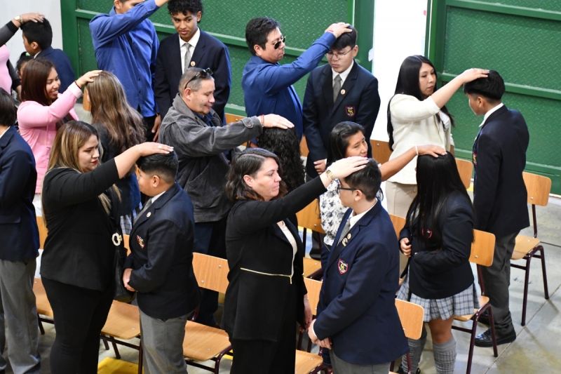 Estudiantes de octavos básicos vivieron emotivas Misas de Envío y Bendición