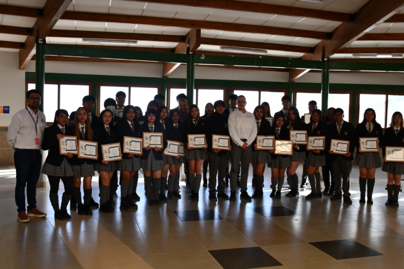 31 estudiantes salesianos culminan con éxito Programa de Bodega y Logística con complemento en licencia clase D
