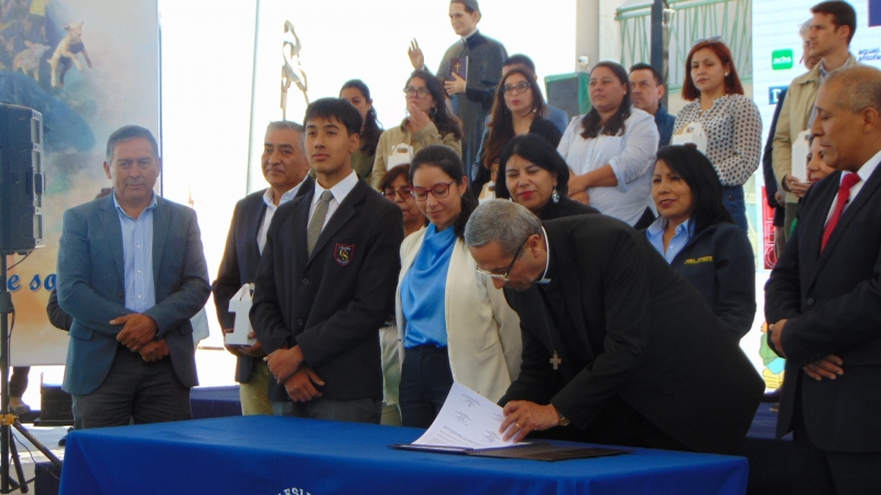 Con la firma del convenio Empresa-Colegio se dio el vamos a la sexta etapa de construcción del Colegio Don Bosco Calama