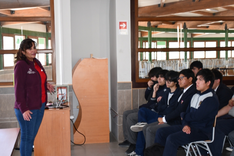 Minera El Abra impulsa el desarrollo laboral de estudiantes salesianos con charla de empleabilidad y seguridad