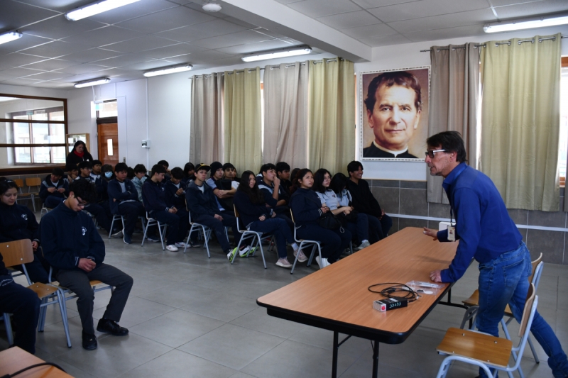 Salesianos Calama impulsa conciencia ambiental con taller sobre calidad del aire