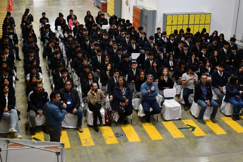 Minera Sierra Gorda SCM acerca la minería del futuro a estudiantes de Don Bosco Calama