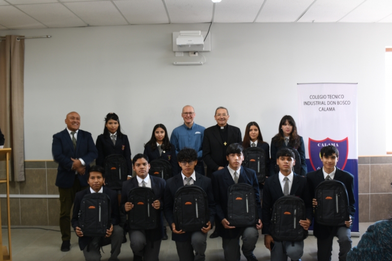 Salesianos Calama y Sierra Gorda SCM lanzan inédito programa de Clases Patrocinadas para estudiantes de Electricidad