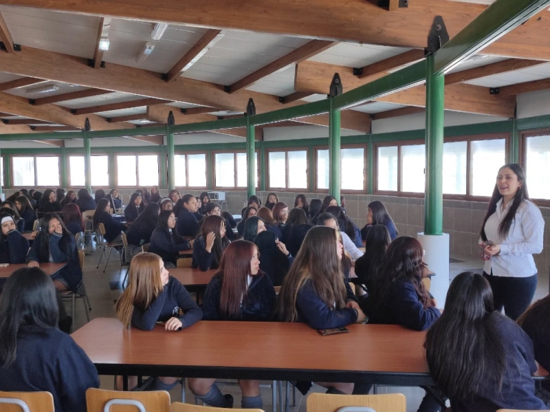 Alumnas salesianas participaron en charla sobre equidad de género en la minería