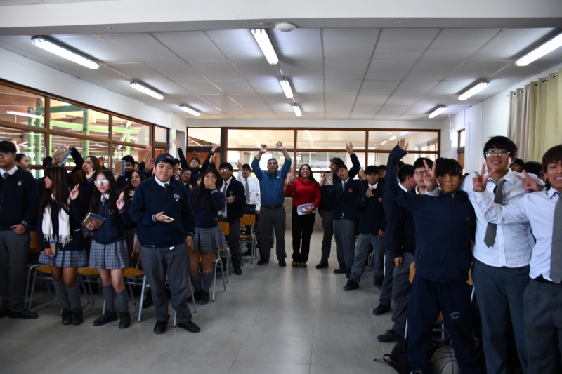 Estudiantes de terceros medios participaron en charla dictada por profesionales de Minera Sierra Gorda SCM
