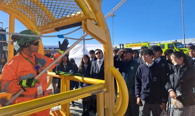 Alumnos salesianos participan en Feria de Seguridad y Salud Ocupacional de Codelco Norte