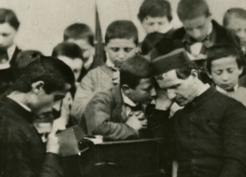 Más de 160 estudiantes salesianos vivieron el Sacramento de la Reconciliación en el Mes de María