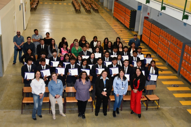 Emotiva certificación del Programa Fénix destaca el talento técnico de estudiantes de Mecánica Industrial