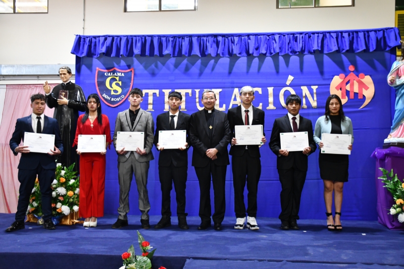 103 estudiantes de Don Bosco Calama participan en emotiva Ceremonia de Titulación 2025
