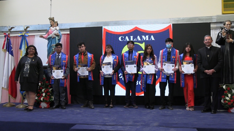 94 jóvenes salesianos/as se titularon en solemne ceremonia