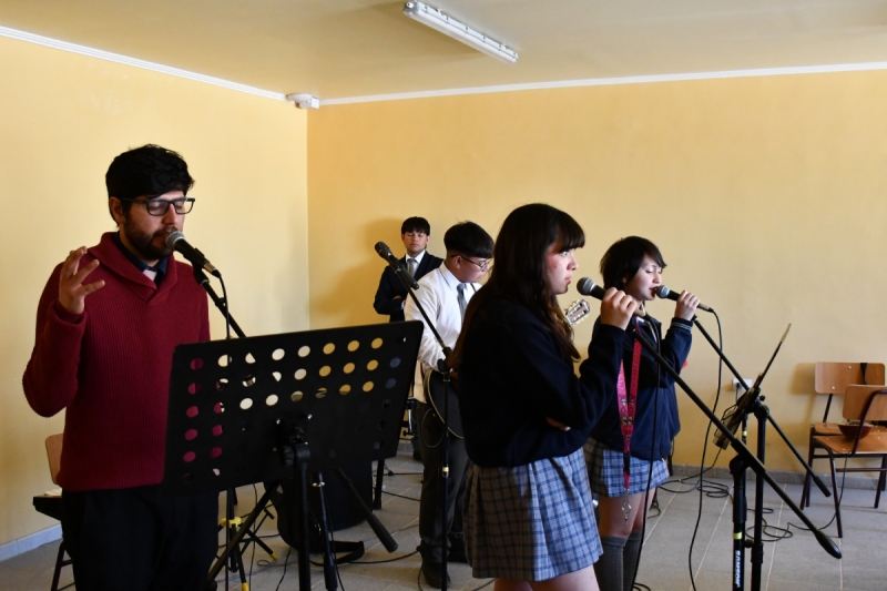 Café Concert “Encuentro de dos mundos” invitó a reflexionar sobre la identidad cultural