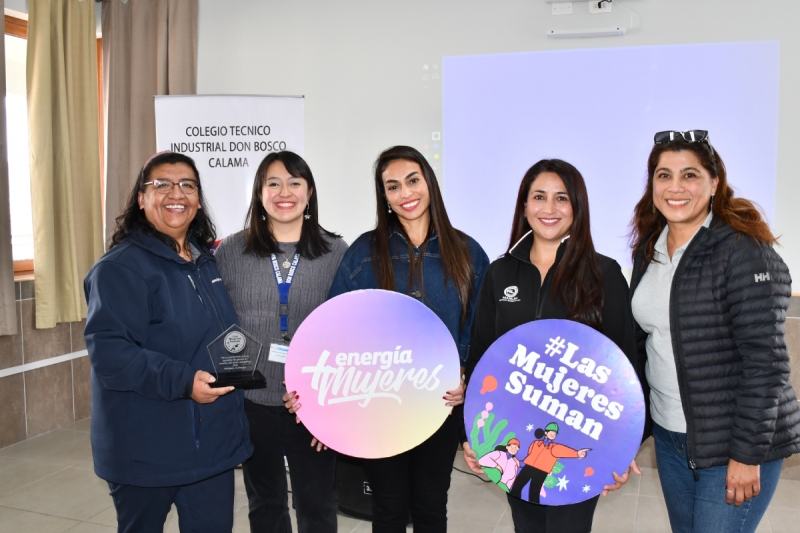 Don Bosco Calama recibe Sello “Las Mujeres Suman” y se convierte en primero a nivel nacional en obtener este reconocimiento
